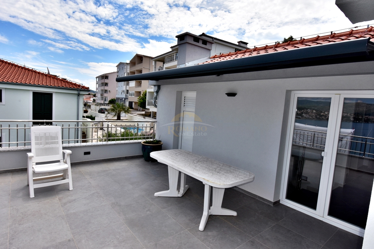 Casa finemente arredata a Čiovo/Okrug Gornji con splendida vista aperta